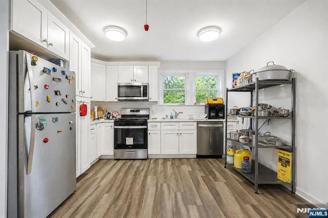 52 Thomas, Bloomfield, NJ 07003