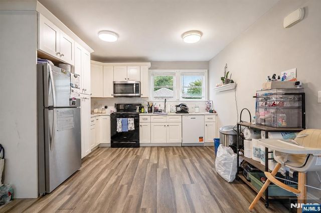 52 Thomas, Bloomfield, NJ 07003
