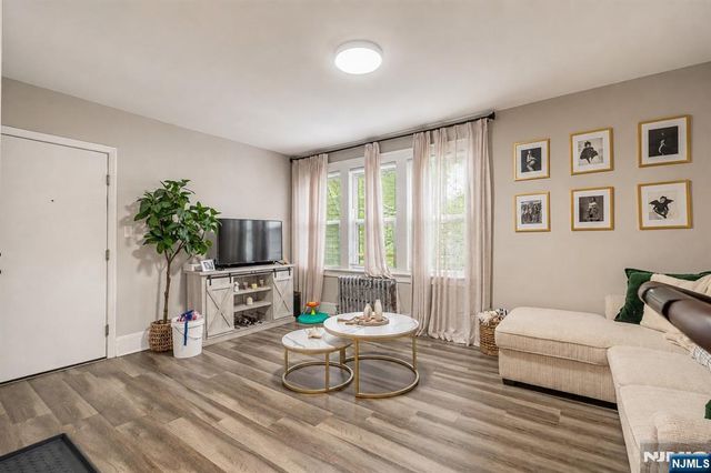 52 Thomas, Bloomfield, NJ 07003