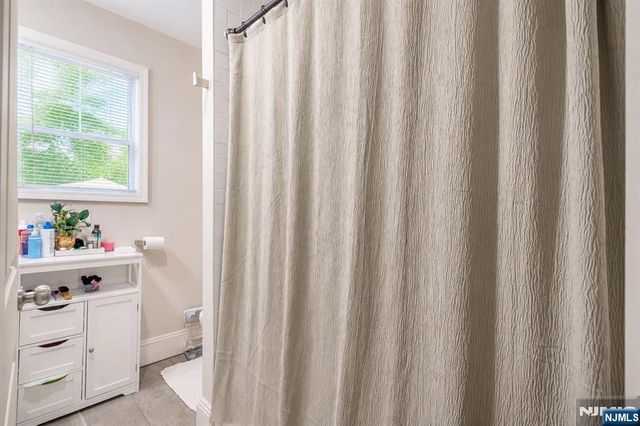 52 Thomas, Bloomfield, NJ 07003