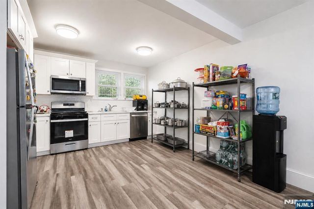 52 Thomas, Bloomfield, NJ 07003