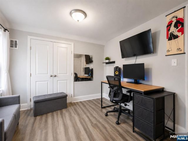 52 Thomas, Bloomfield, NJ 07003