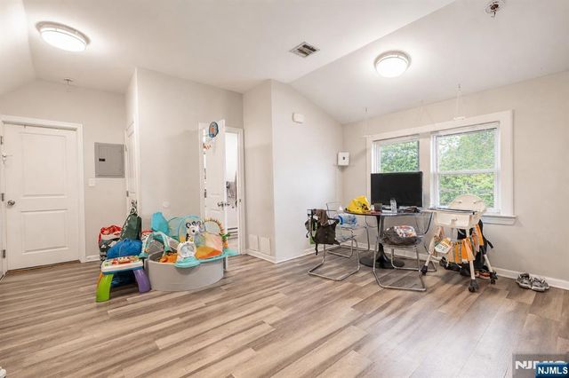 52 Thomas, Bloomfield, NJ 07003
