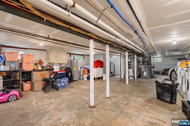 52 Thomas, Bloomfield, NJ 07003