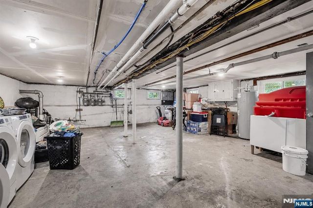 52 Thomas, Bloomfield, NJ 07003