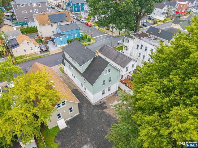 52 Thomas, Bloomfield, NJ 07003