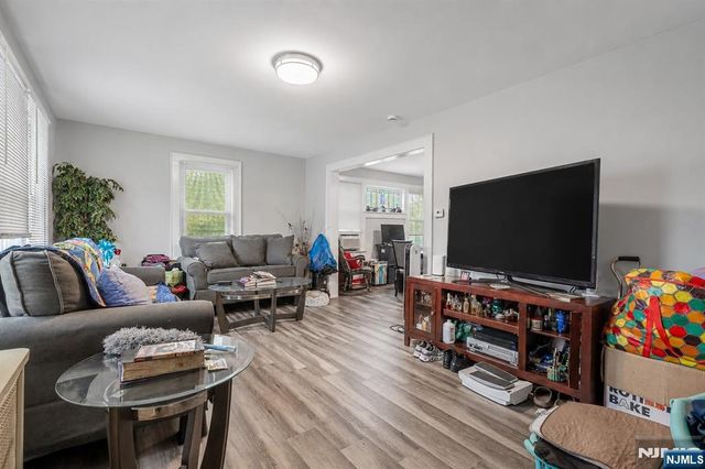 52 Thomas, Bloomfield, NJ 07003