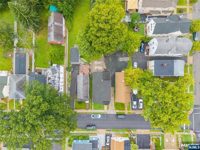 52 Thomas, Bloomfield, NJ 07003
