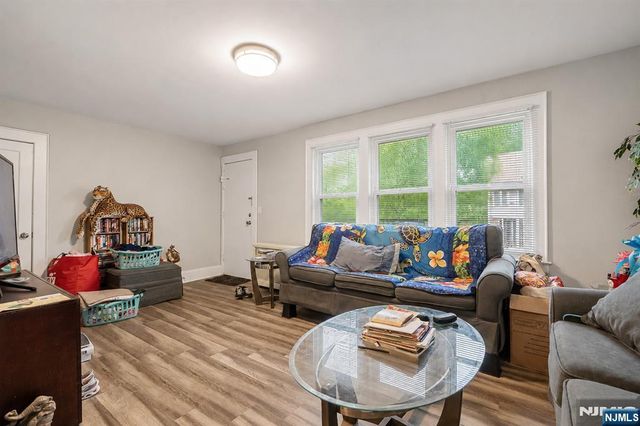 52 Thomas, Bloomfield, NJ 07003