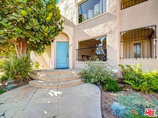 243 N Berendo Street, Los Angeles, CA 90004