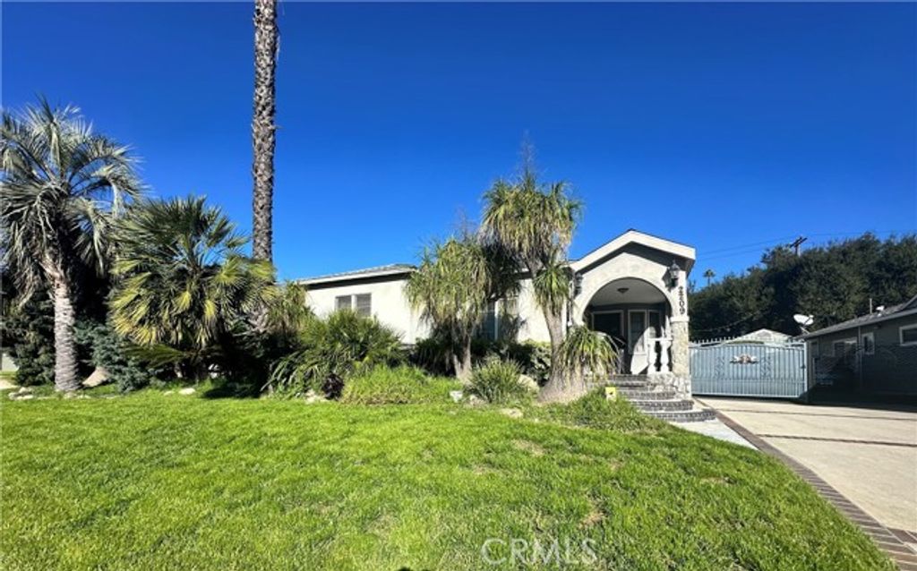 2209 Queensberry, Pasadena, CA 91104