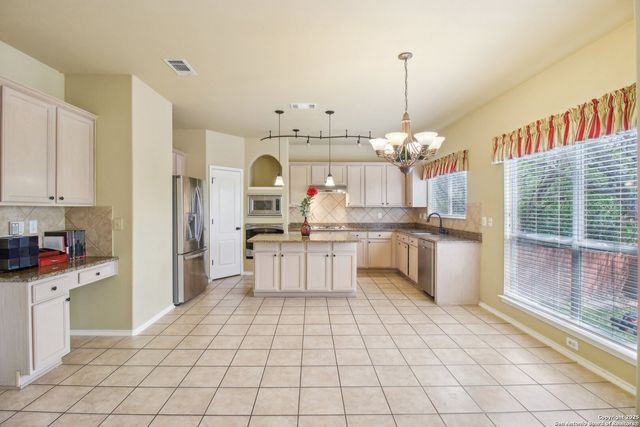606 Mesa Ln, San Antonio, TX 78258