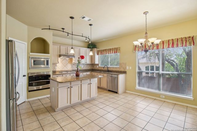 606 Mesa Ln, San Antonio, TX 78258