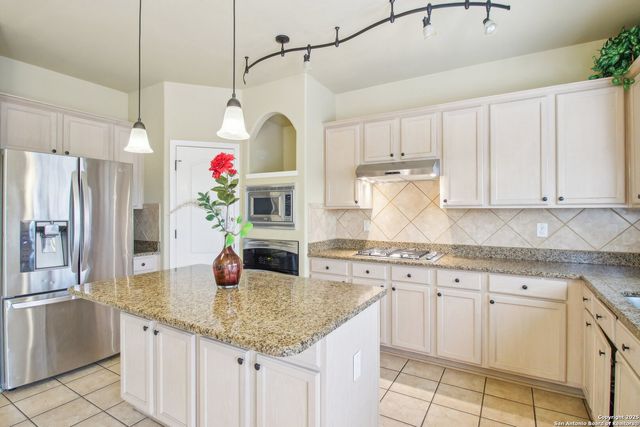 606 Mesa Ln, San Antonio, TX 78258