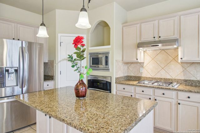 606 Mesa Ln, San Antonio, TX 78258