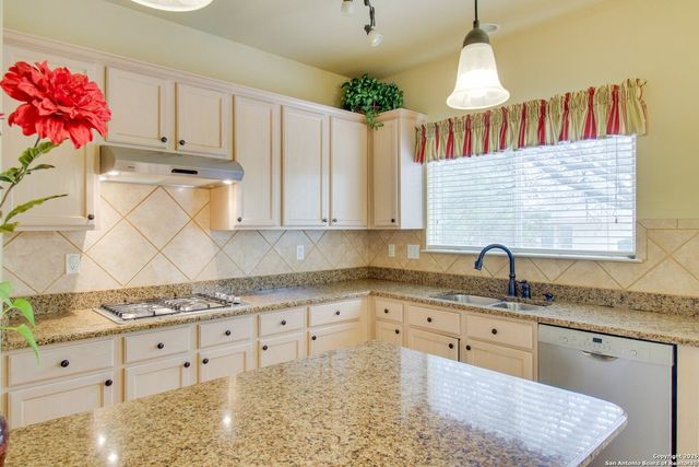 606 Mesa Ln, San Antonio, TX 78258