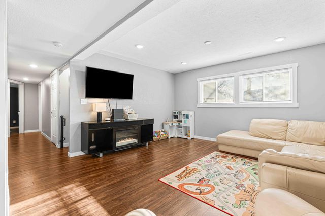 2918 Village Green Drive, Moorhead, MN 56560