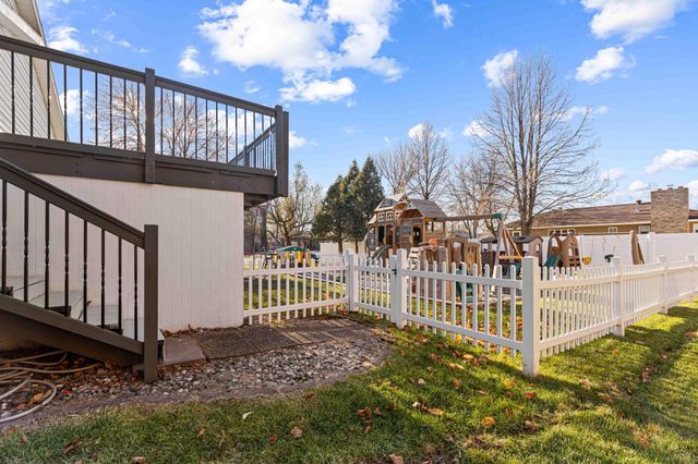 2918 Village Green Drive, Moorhead, MN 56560