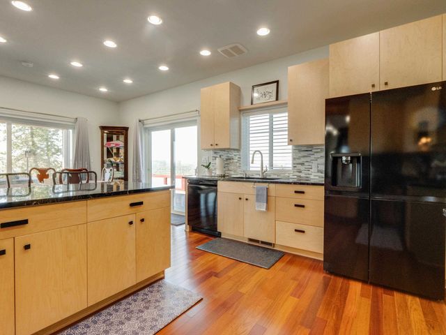 6560 Pine Ridge Way, Nine Mile Falls, WA 99026