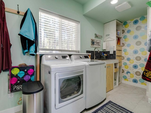 6560 Pine Ridge Way, Nine Mile Falls, WA 99026