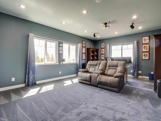 6560 Pine Ridge Way, Nine Mile Falls, WA 99026