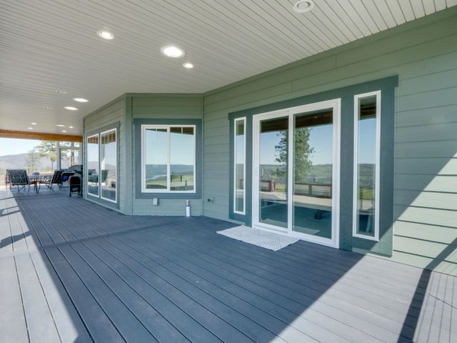 6560 Pine Ridge Way, Nine Mile Falls, WA 99026