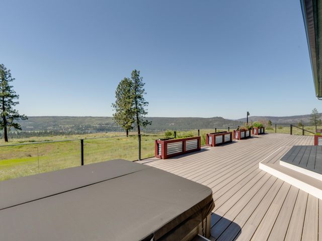 6560 Pine Ridge Way, Nine Mile Falls, WA 99026