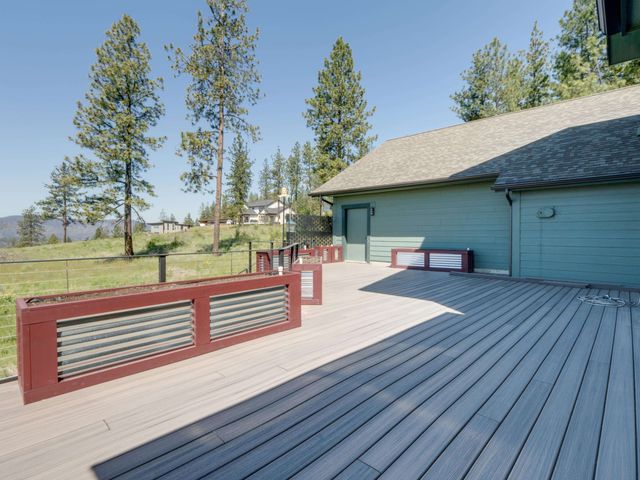 6560 Pine Ridge Way, Nine Mile Falls, WA 99026