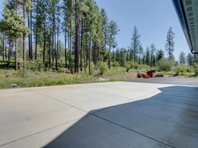 6560 Pine Ridge Way, Nine Mile Falls, WA 99026