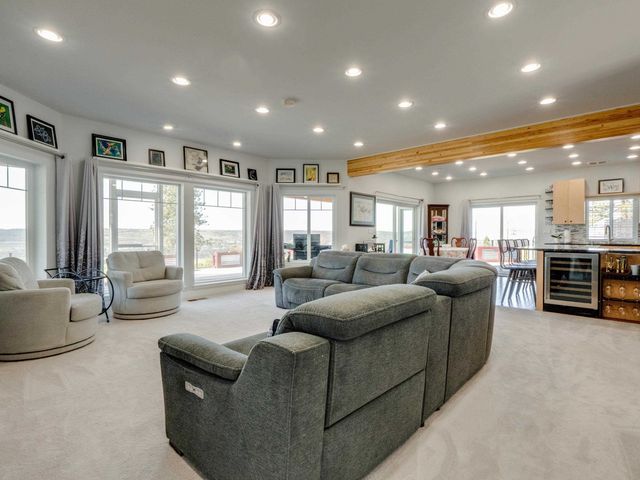 6560 Pine Ridge Way, Nine Mile Falls, WA 99026