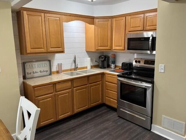 N6212 W Lakeshore DRIVE, Burlington, WI 53105