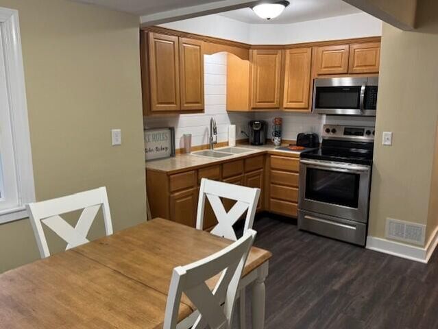 N6212 W Lakeshore DRIVE, Burlington, WI 53105