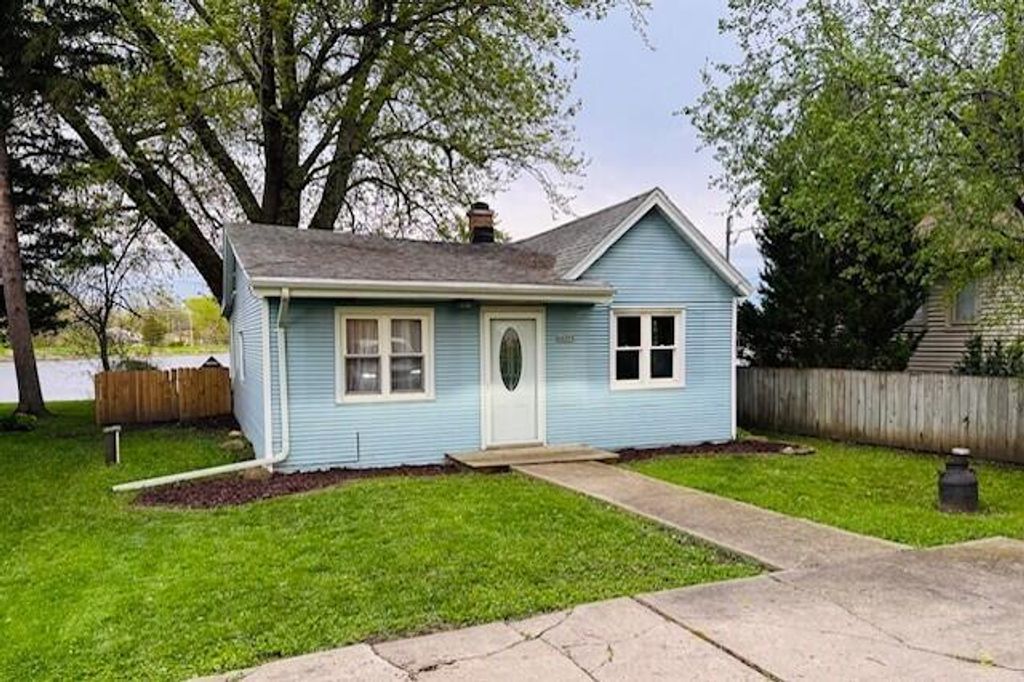 N6212 W Lakeshore DRIVE, Burlington, WI 53105