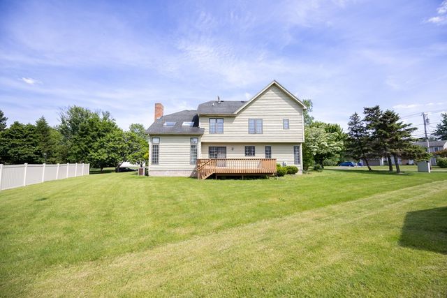 23 Wakecliffe Drive, Greece, NY 14616