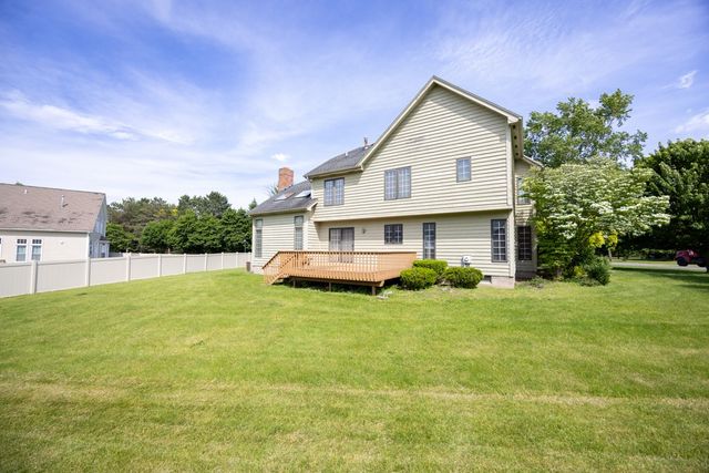 23 Wakecliffe Drive, Greece, NY 14616