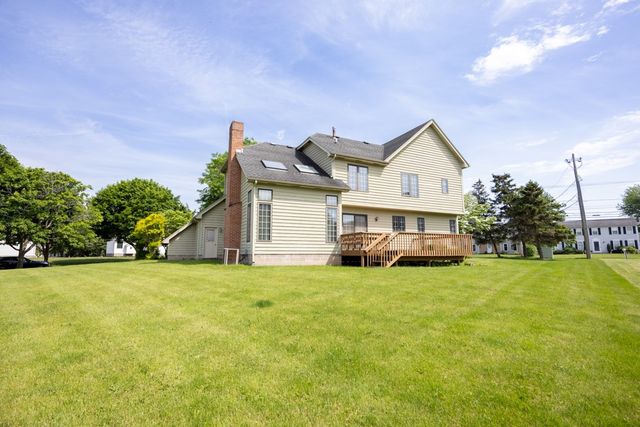 23 Wakecliffe Drive, Greece, NY 14616