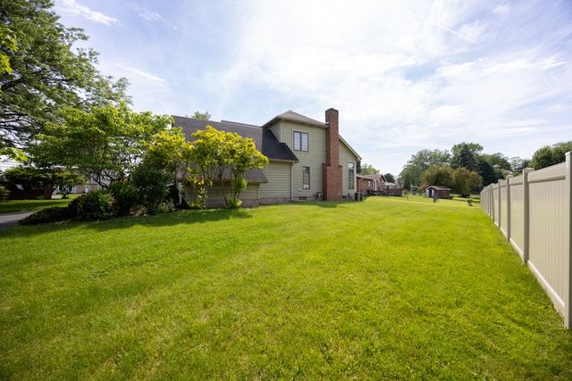 23 Wakecliffe Drive, Greece, NY 14616