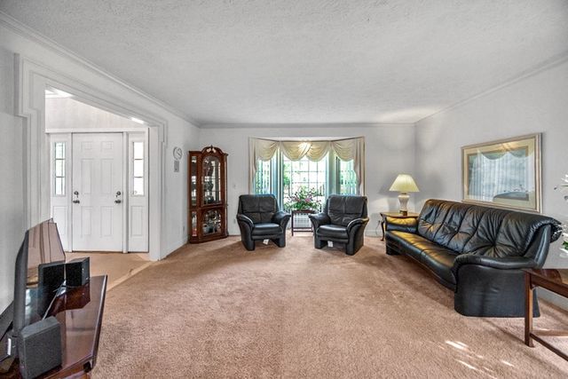 23 Wakecliffe Drive, Greece, NY 14616