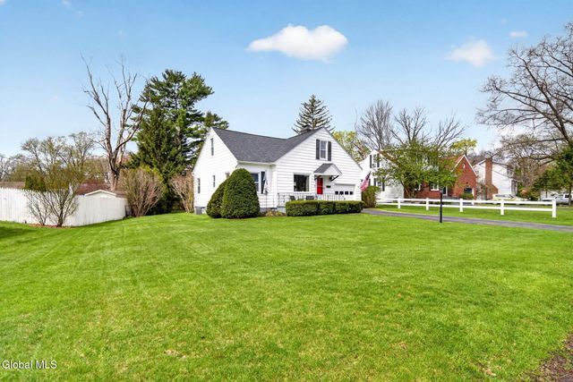 32 Puritan Drive, Rotterdam, NY 12306