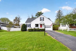 32 Puritan Drive, Rotterdam, NY 12306