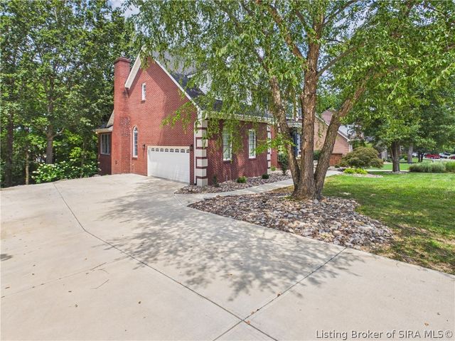 2007 Plum Woods Court, Sellersburg, IN 47172