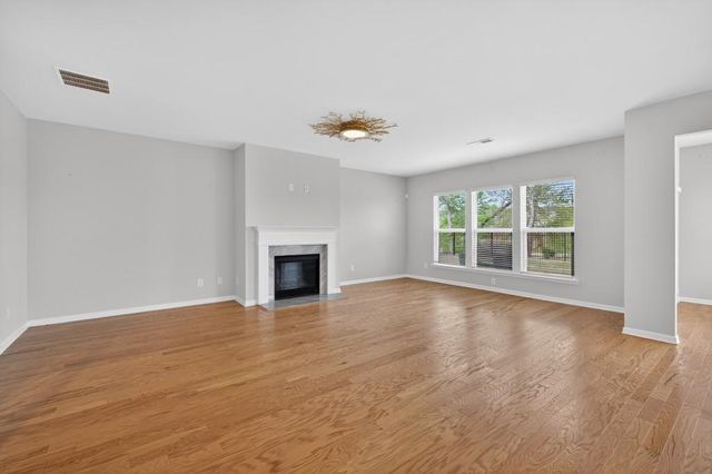7277 Maple Brook Lane, Flowery Branch, GA 30542