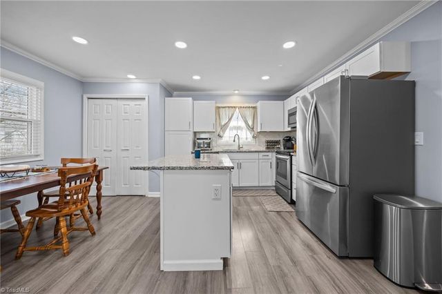 833 Bowerwood Drive, Thomasville, NC 27360