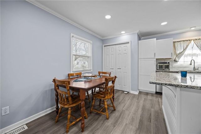 833 Bowerwood Drive, Thomasville, NC 27360