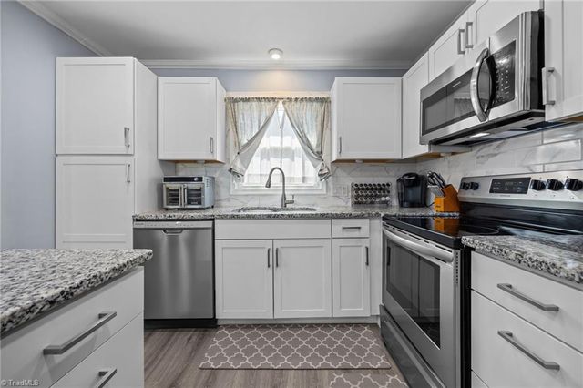 833 Bowerwood Drive, Thomasville, NC 27360