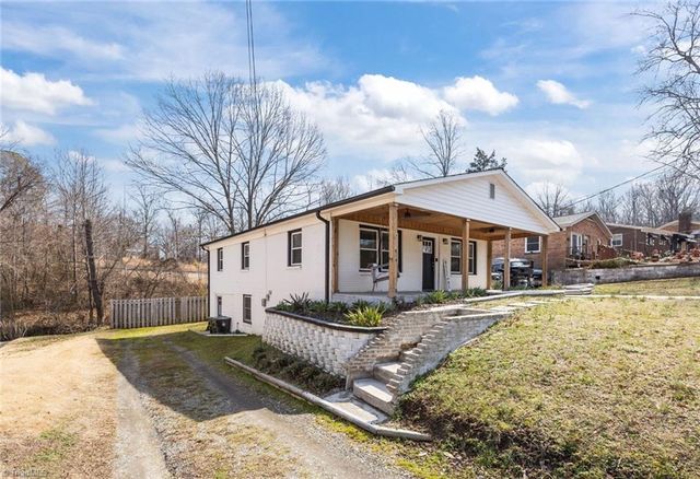 833 Bowerwood Drive, Thomasville, NC 27360