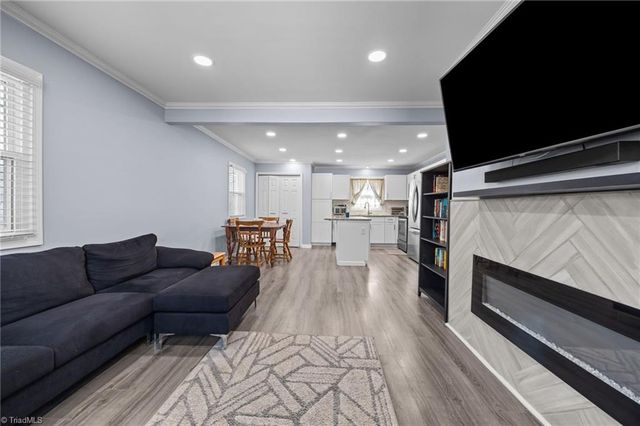 833 Bowerwood Drive, Thomasville, NC 27360