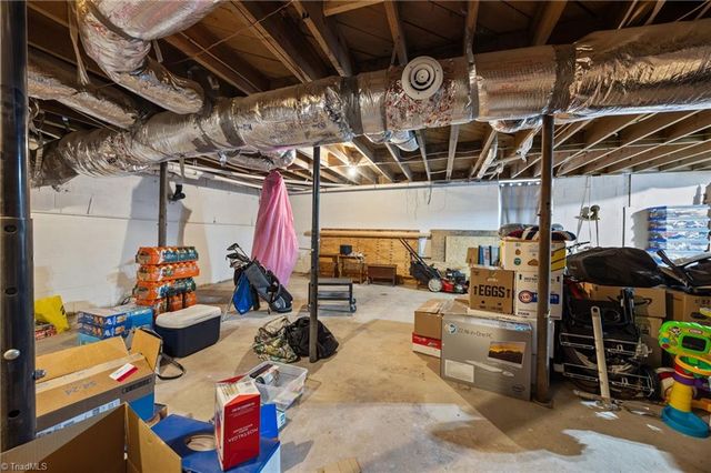 833 Bowerwood Drive, Thomasville, NC 27360