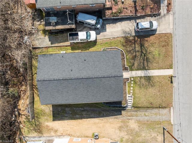 833 Bowerwood Drive, Thomasville, NC 27360