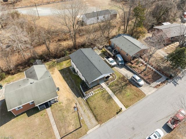 833 Bowerwood Drive, Thomasville, NC 27360